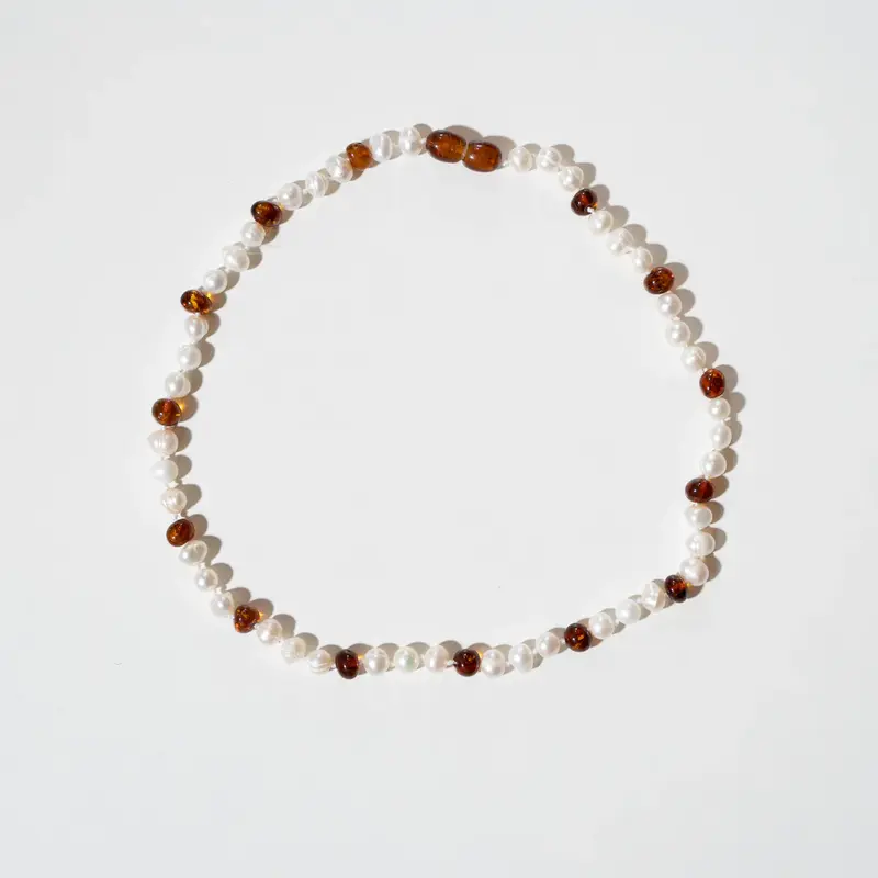 Barnsteen en parelketting - Pearly Caramel - 32 cm - Kids 0-3 jaar - Nirrimis