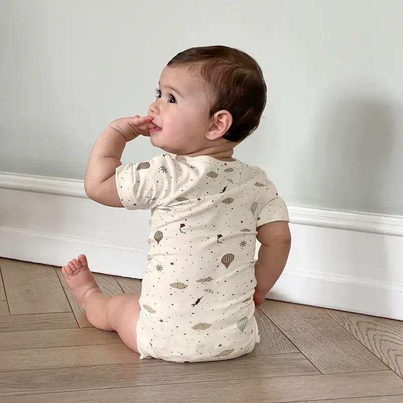 CamCam Copenhagen - Shortsleeved body Elliot - Romper Dreamland - GOTS