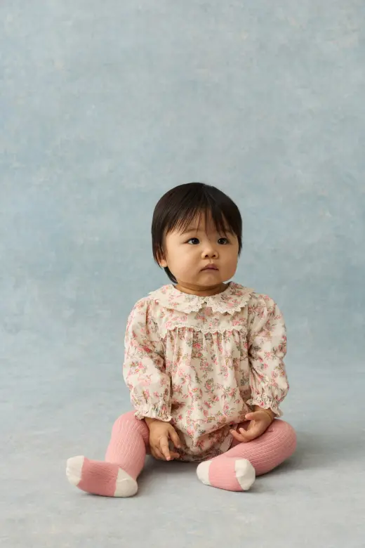 Chouchou Romper – Cream Carnation Vale – Biologisch Katoen Corduroy – Louise Misha