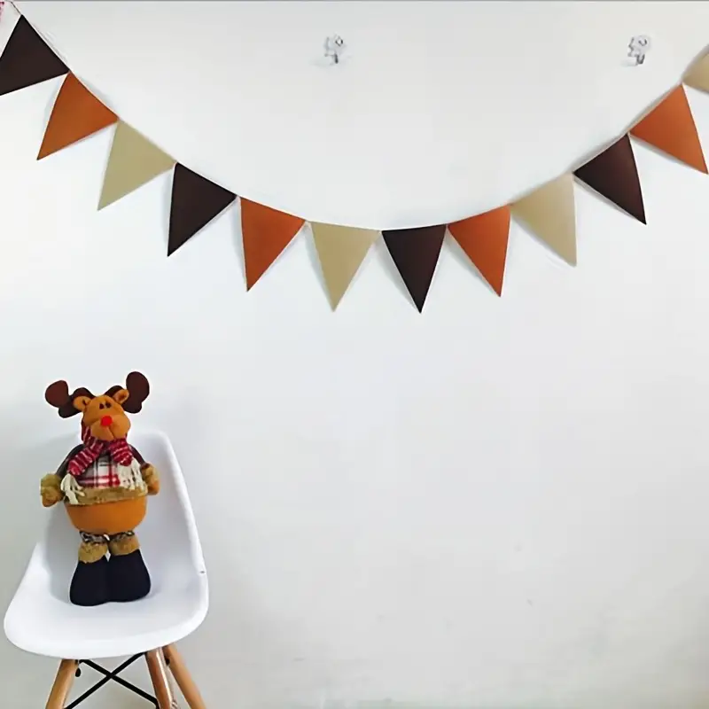 DIY Slinger met Bruine Vilten Vlaggen