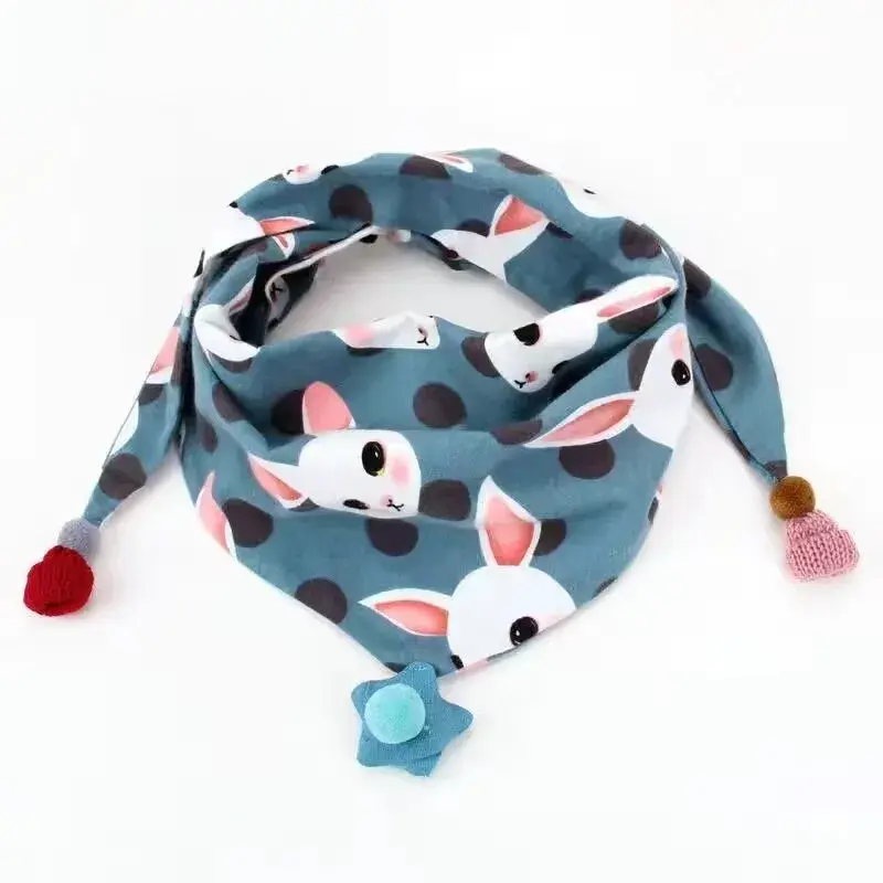 Driehoekige Sjaal / Halsdoek met Pompons