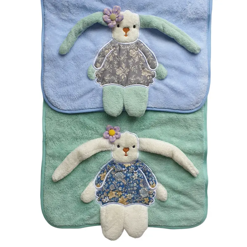 Handdoek met Konijn Applicatie