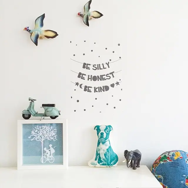 Herplakbare muursticker be silly be honest be kind Wondermade Walls