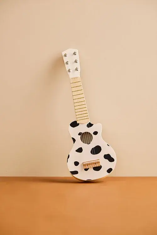 Houten Speelgoed gitaar - Koeienprint - Black White - FSC Gecertificeerd - Kid’s Concept