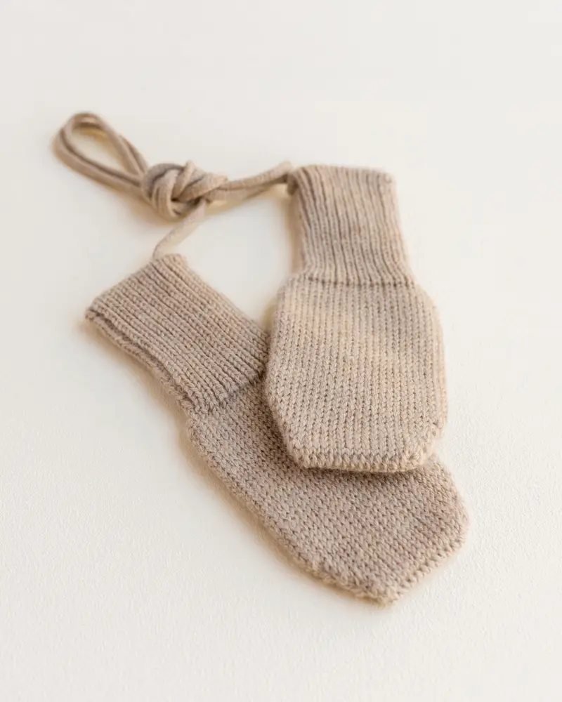 Hvid mittens Fiza sand