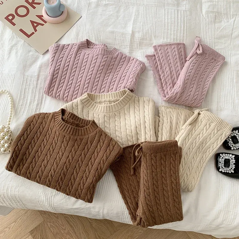 Mini Fashion - Stilig og trendy - Strikket genser og bukser