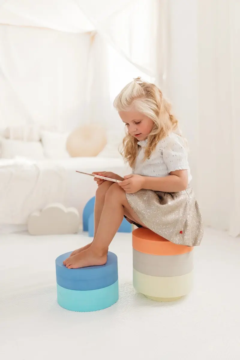 MOES Play - Rainbow Chair