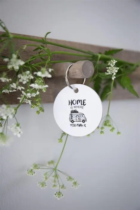 Sleutelhanger / Nyckelring Husbil Home is where you park it – Mellow Design