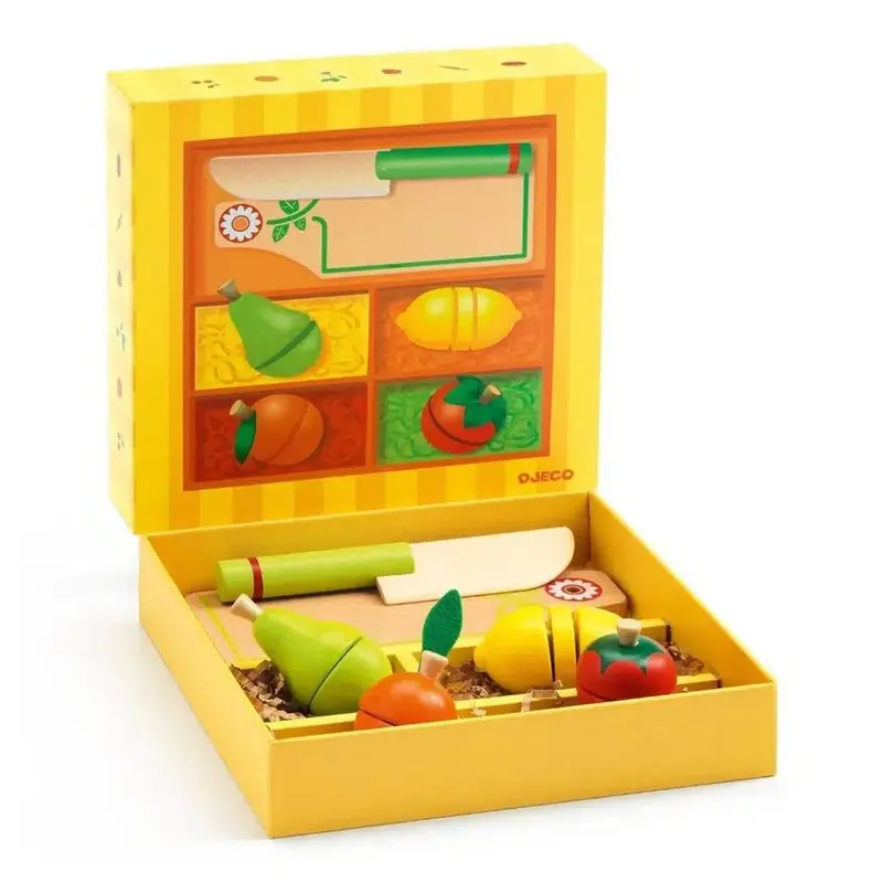 Speelfruit met groenten en snijplankje