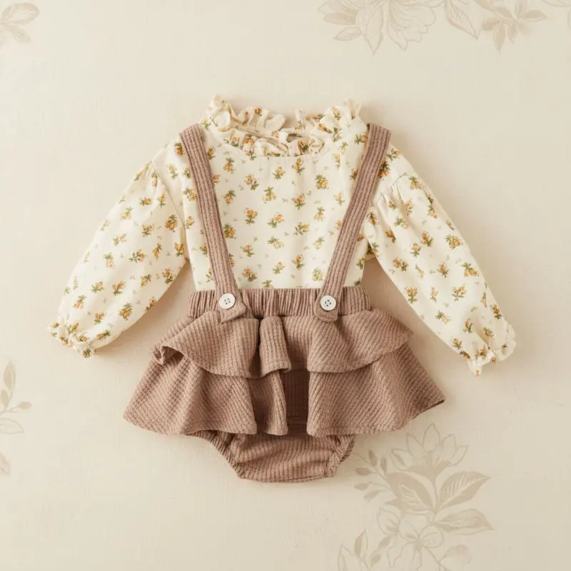 SweetPea – Baby Girl Outfit with Ruffles and a Floral Print