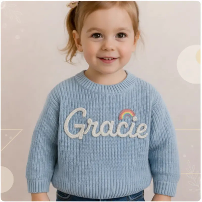 TinyStitch – Personlig strikket navnetrøye for barn