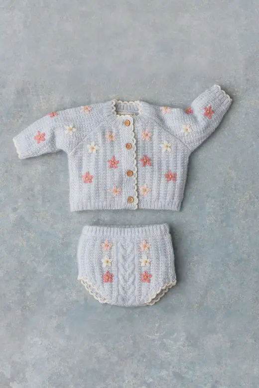 Top Bottom Mony – Gebreide Babyset Lichtblauw – Tencel & Alpaca Blend – Louise Misha